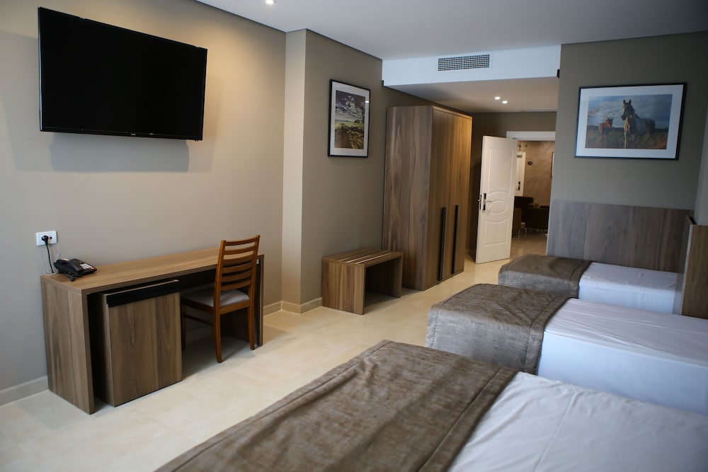 Economy Quadruple Room photo 2