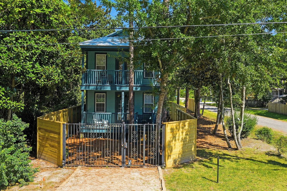 House (2 Bedrooms)