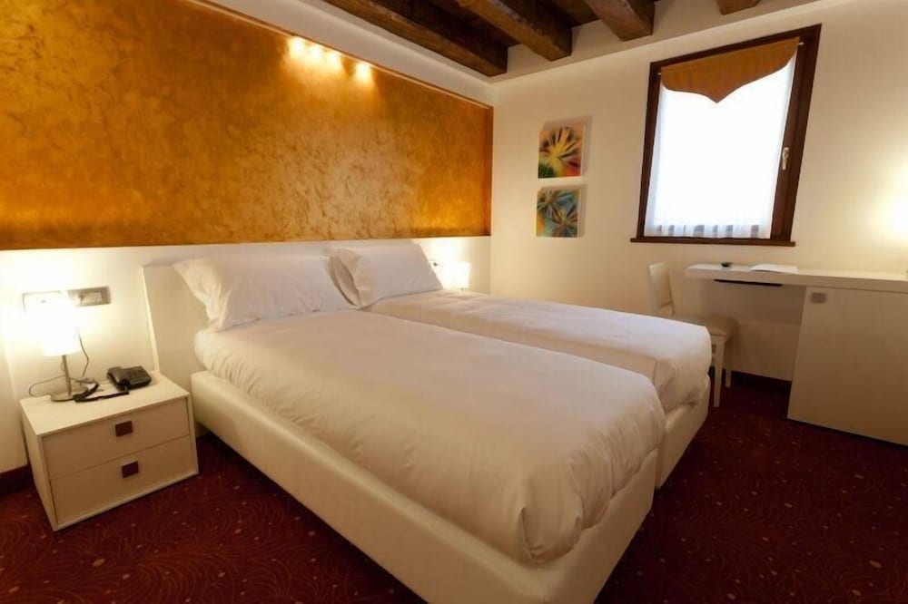 Standard Double Room, 1 Double Bed photo 3