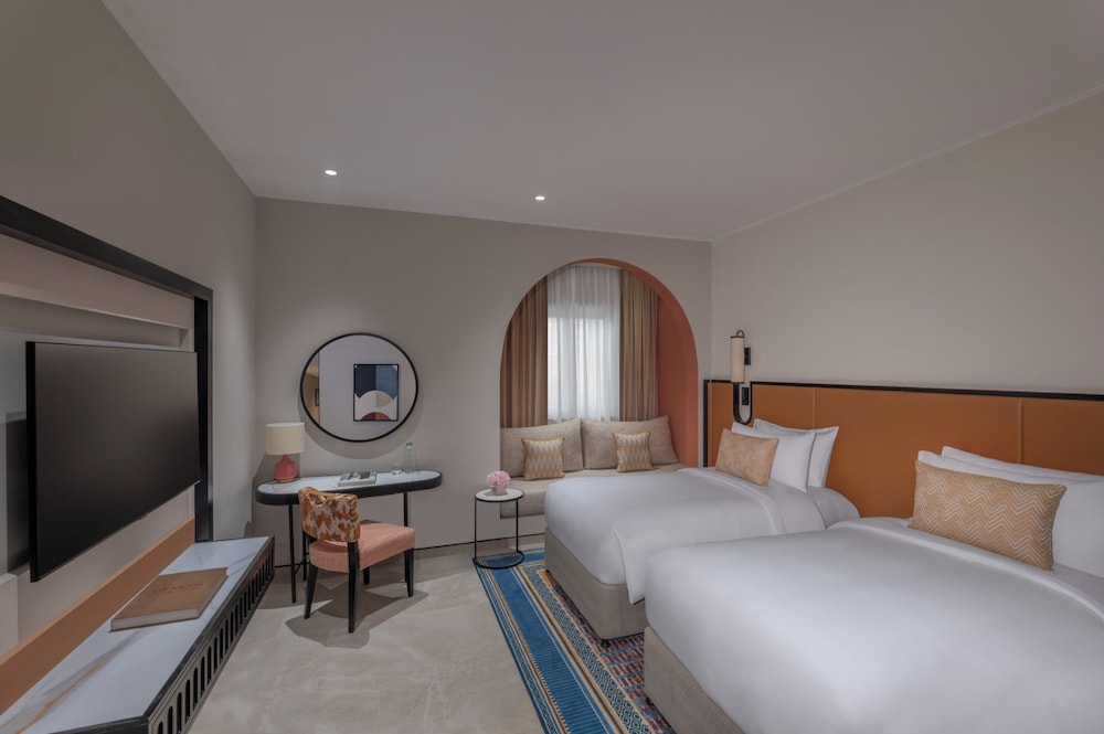 Superior King or Twins Room - Newly Renovated - Photo 3