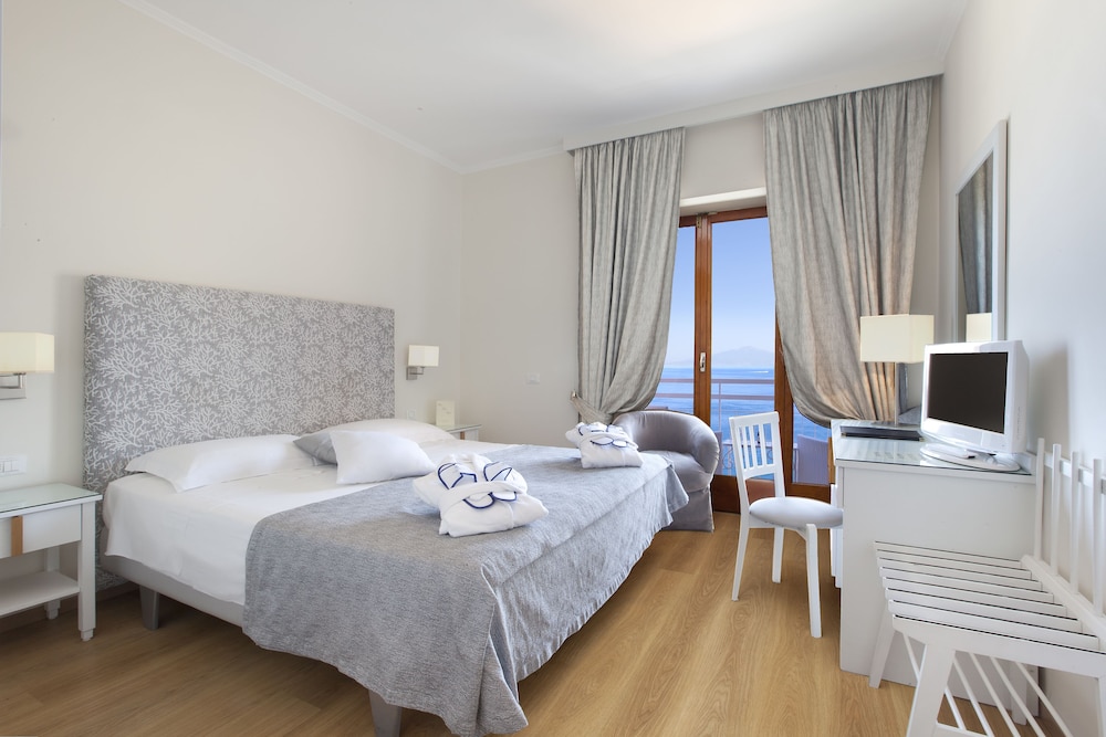 Double or Twin Room, Balcony, Sea View