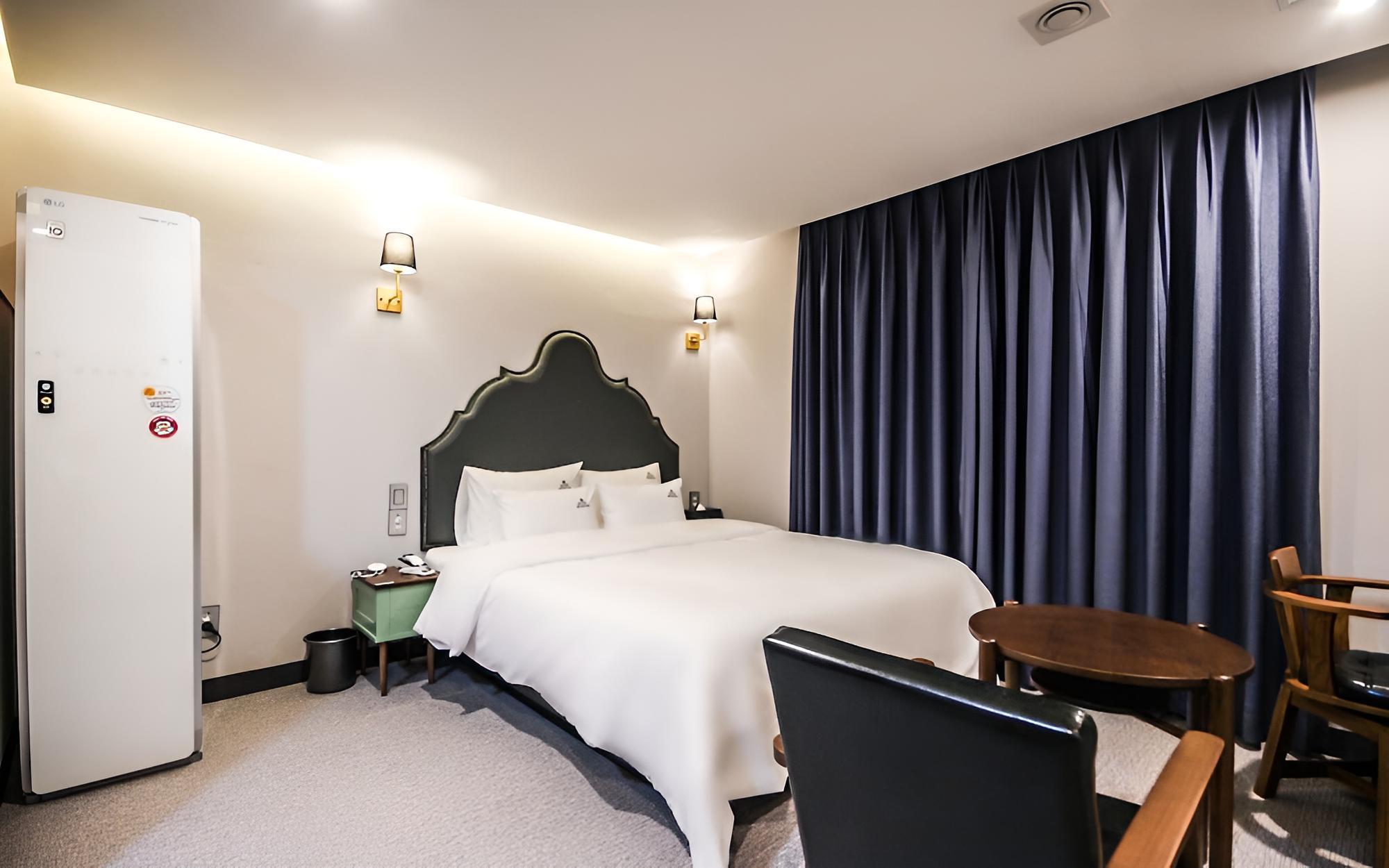 Room (Standard Room) - Photo 9