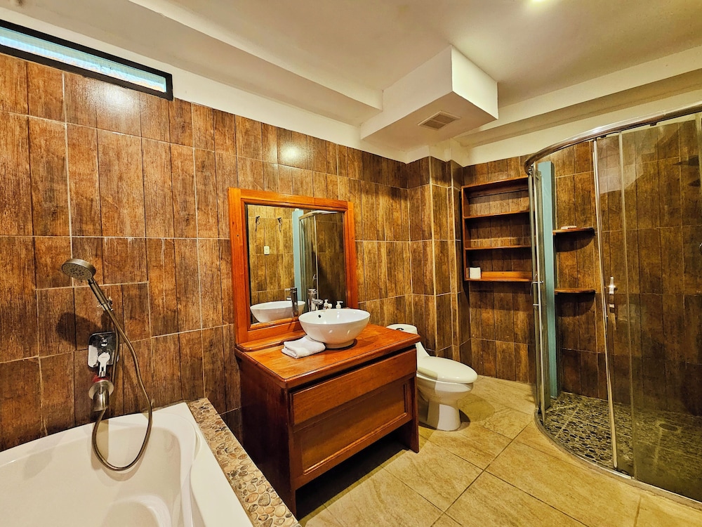 Family Triple Room, Bathtub photo 3