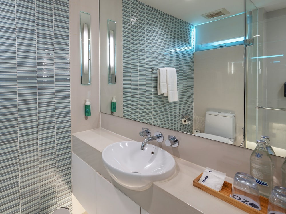 Deluxe Room, 2 Twin Beds, Beachfront photo 2