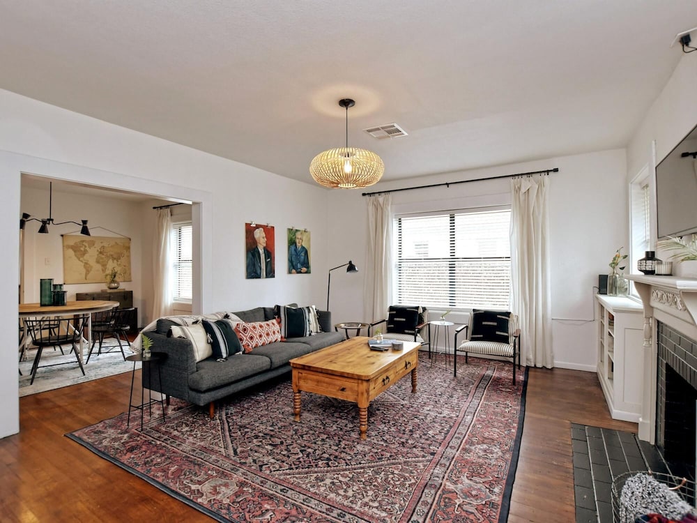 Apartment photo 1