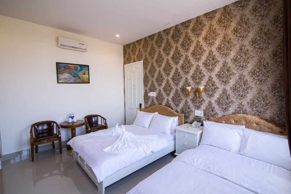 Standard Double or Twin Room photo 1