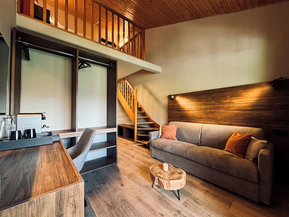 Junior Suite, Balcony, Mountain View
