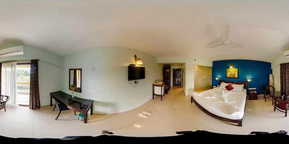 Deluxe Double Room, 1 King Bed, Sea View, Sea Facing photo 3