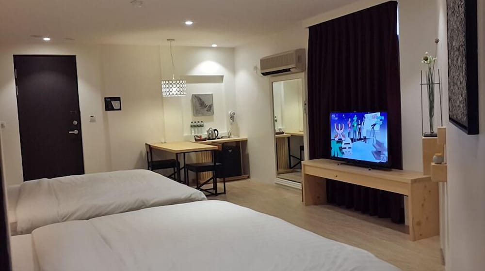 Deluxe Quadruple Room - Photo 2