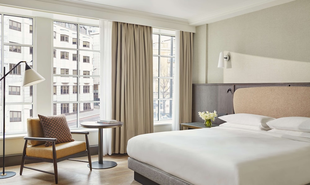 Suite (Regency, High Street View)