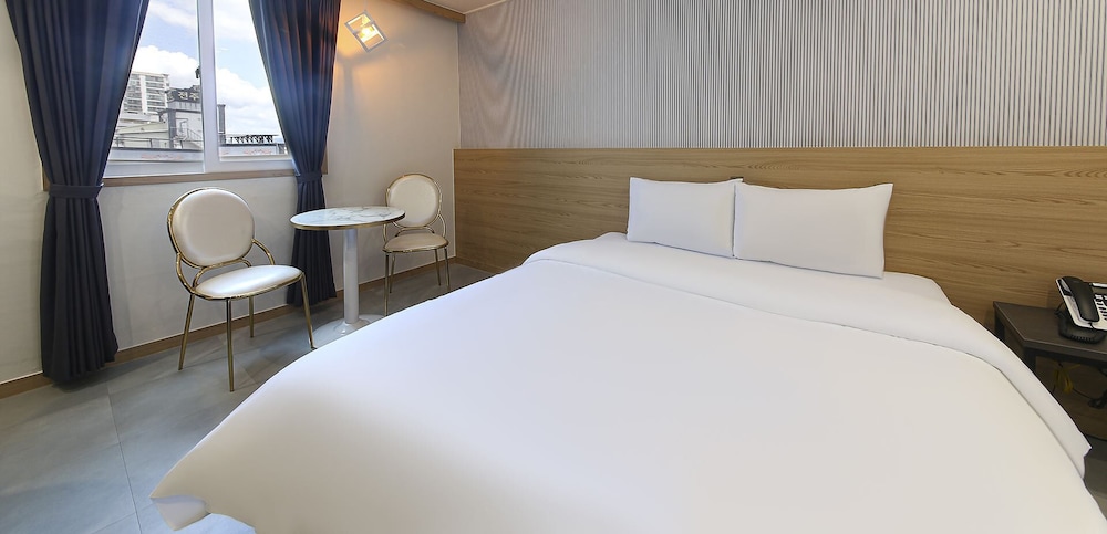 Business Room, 1 Double Bed, Non Smoking - Photo 5