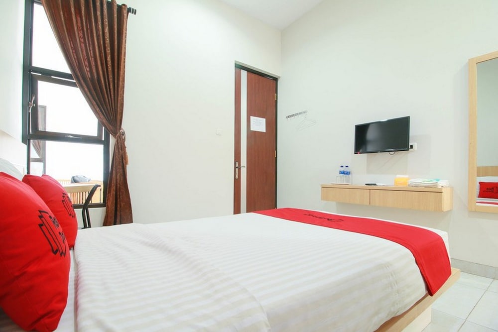 Deluxe Room - Photo 6
