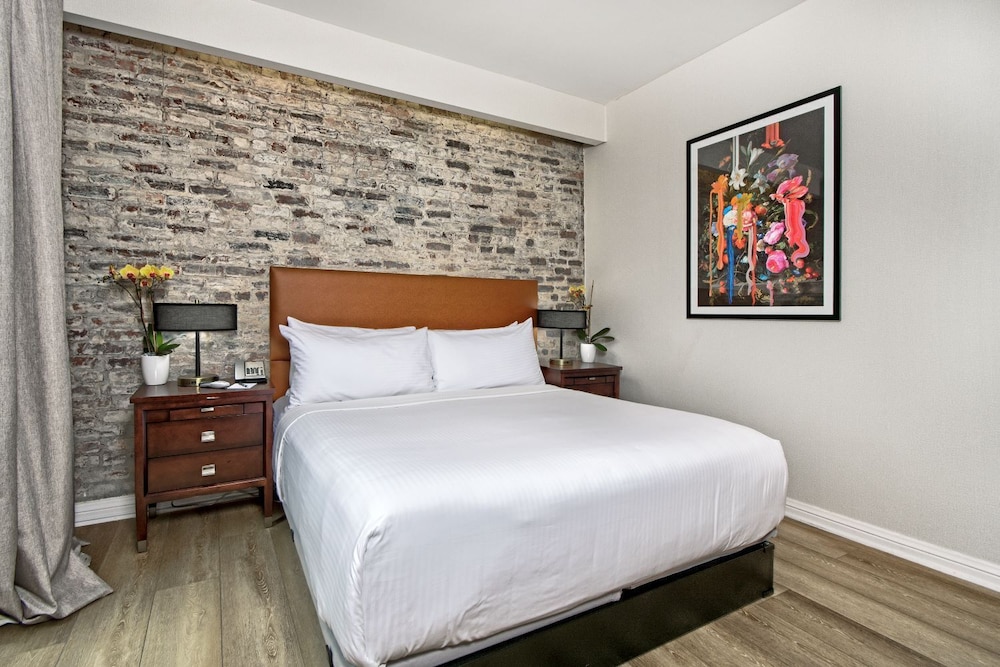 Deluxe Room, 1 King Bed, Bay View photo 1