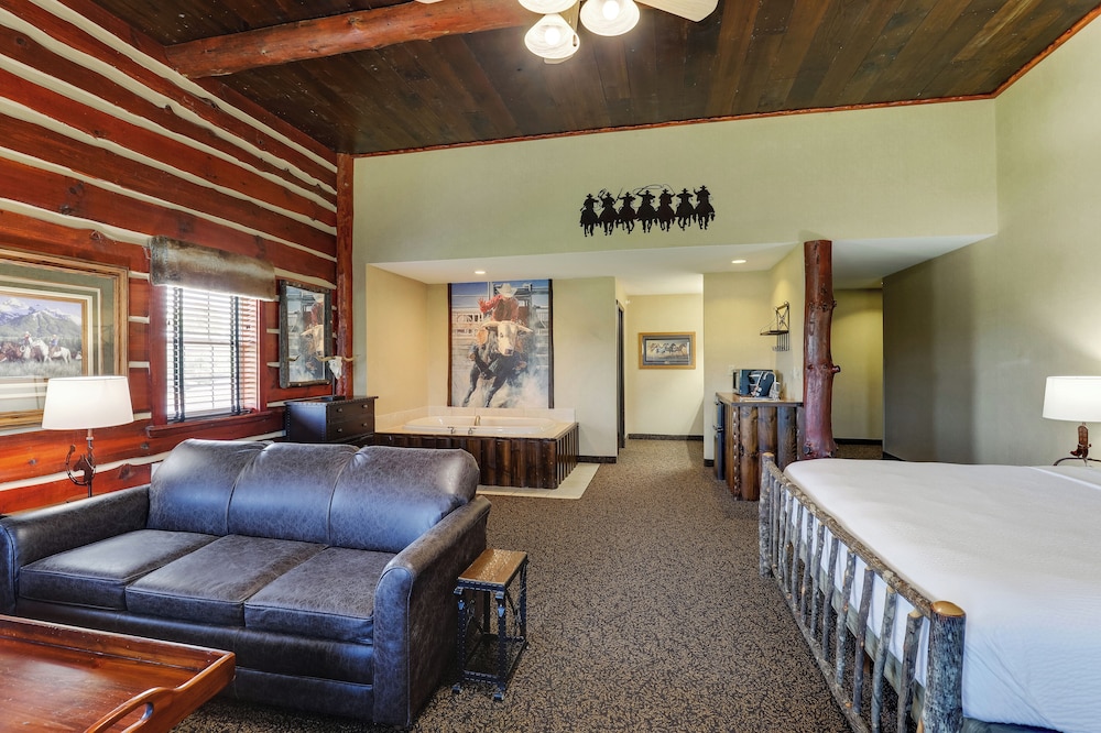 Theme Suite with Whirlpool - Photo 2