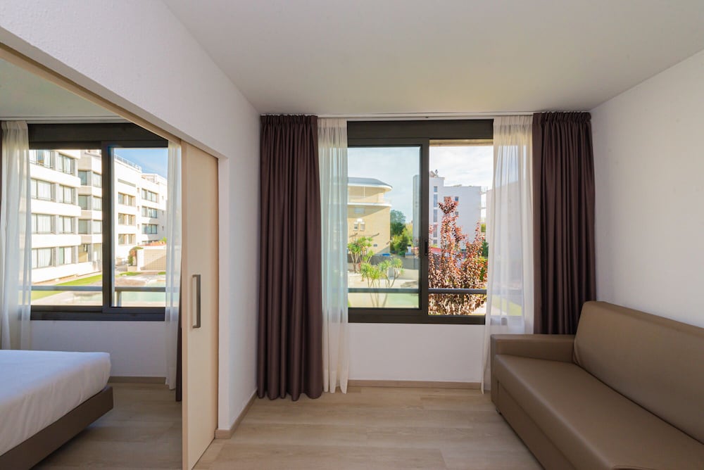 Superior Apartment, Pool View (1 - 2 pax) - Photo 11