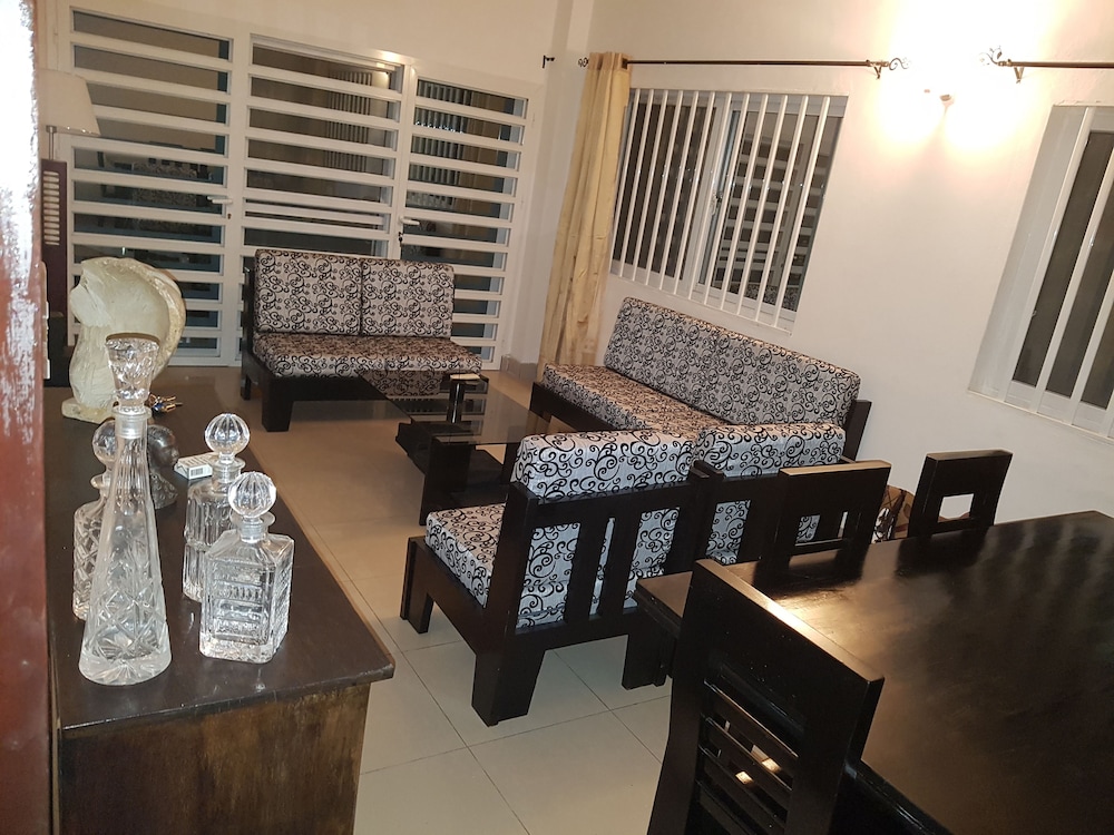 Family Apartment, 3 Bedrooms, Kitchen, Beachside photo 1