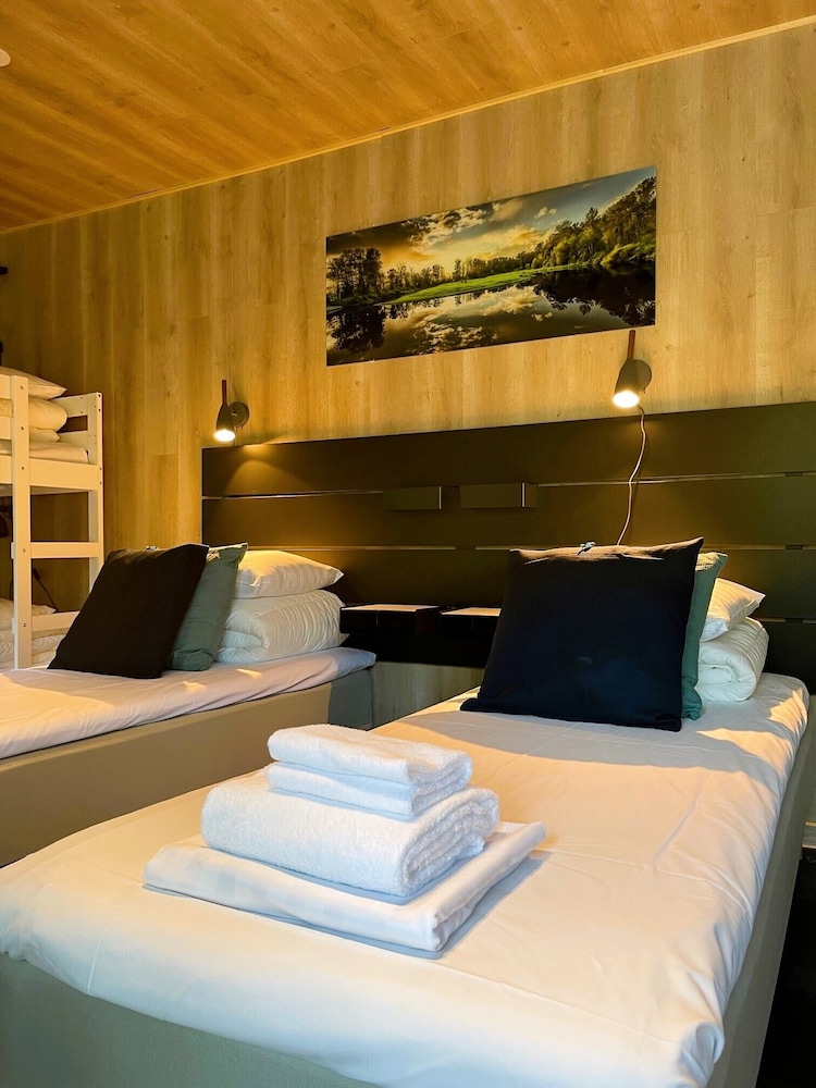 Basic Quadruple Room, Balcony, Partial Sea View photo 2