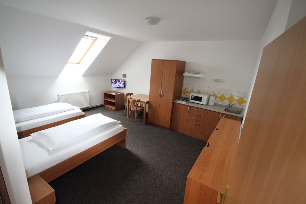 Suite, 2 Bedrooms, Kitchen photo 1
