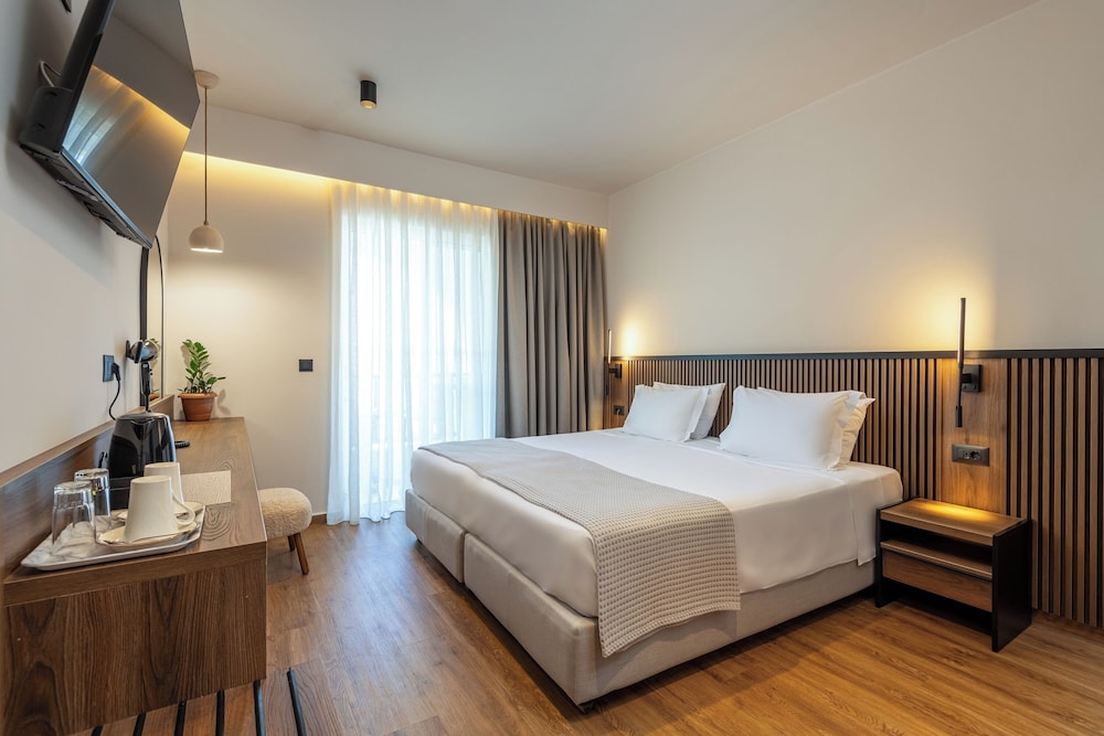 Deluxe Room, Sea View - Photo 2