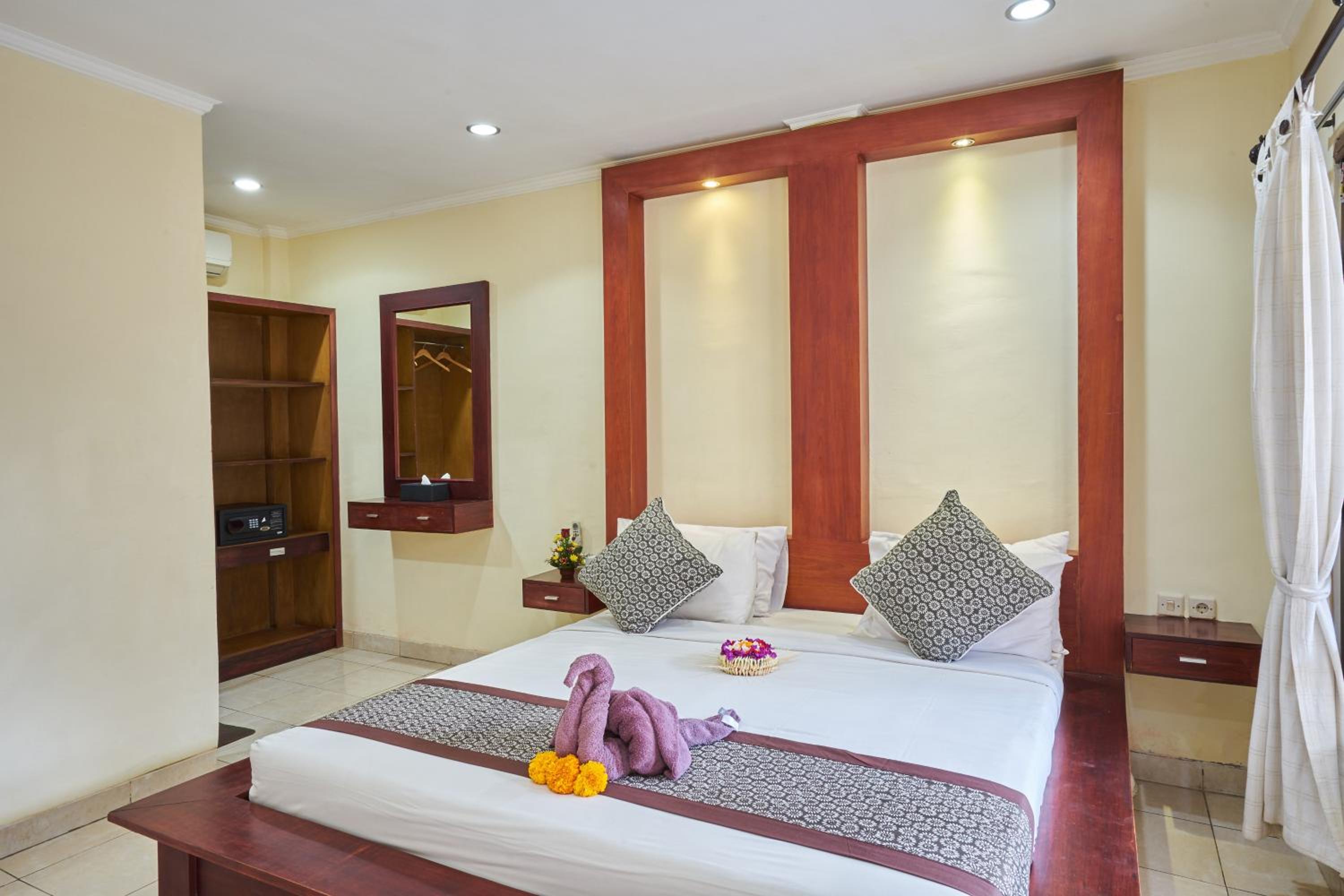 Budget Double Room - Photo 7