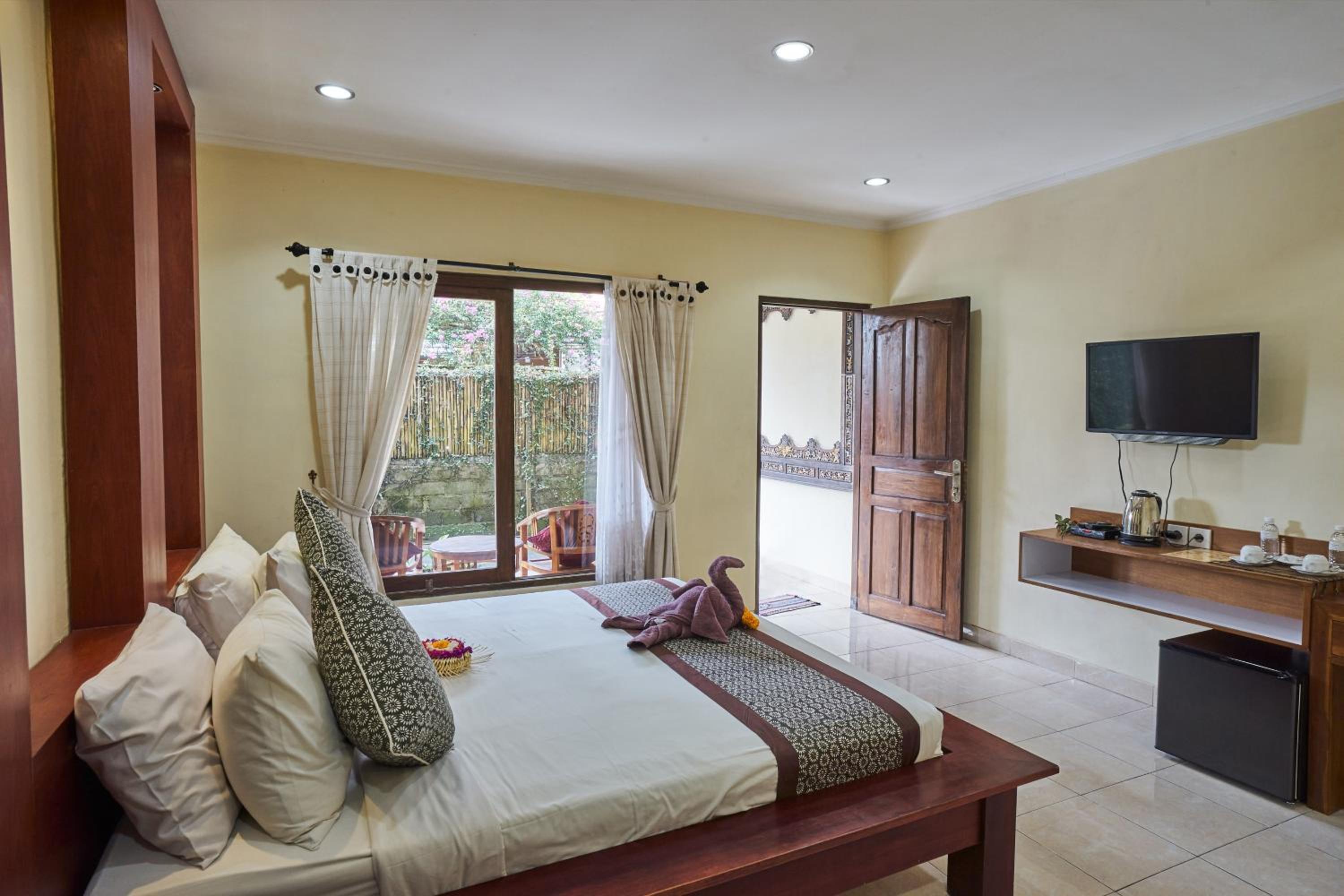 Budget Double Room - Photo 1