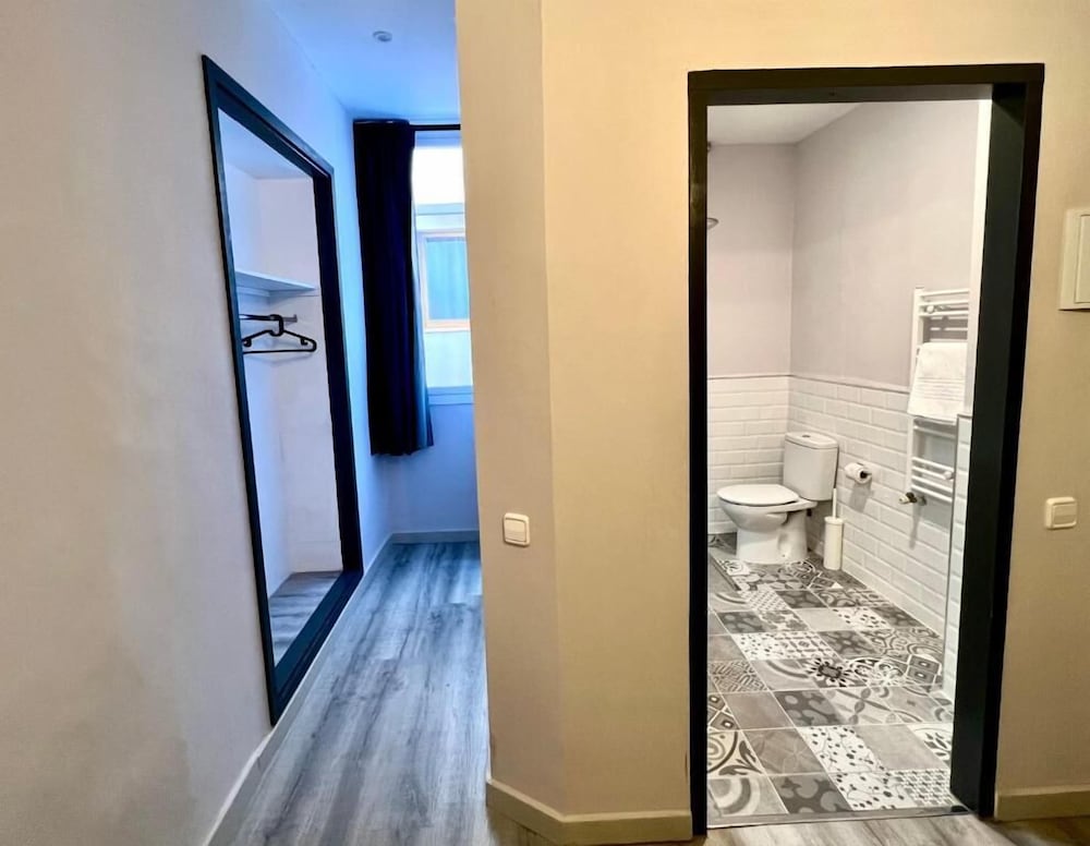 Single Room photo 3