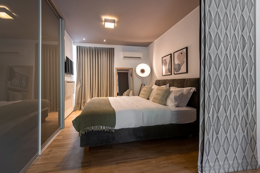 Luxury Apartment photo 2
