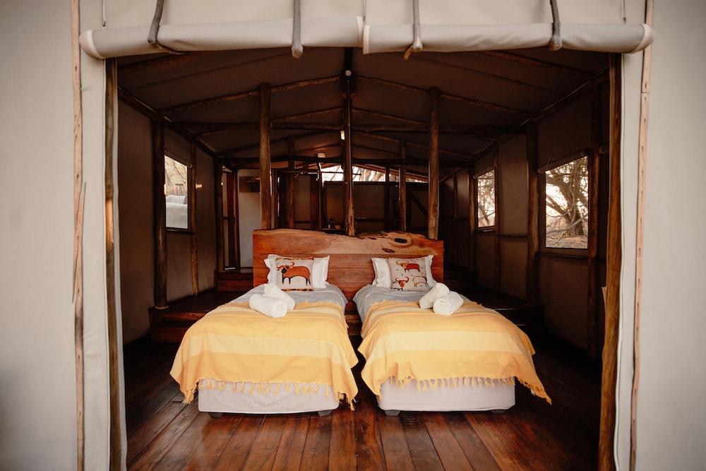 Deluxe Chalet, Multiple Beds, Lanai, River View photo 3