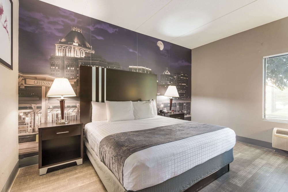 Room, 1 King Bed, Accessible, Non Smoking - Photo 1