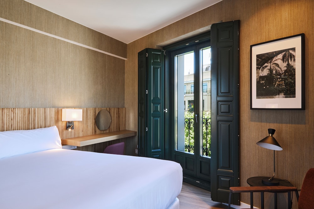 Superior Double Room, City View photo 3