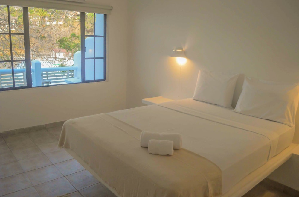 Double Room, 1 Queen Bed, Non Smoking, Ocean View photo 3