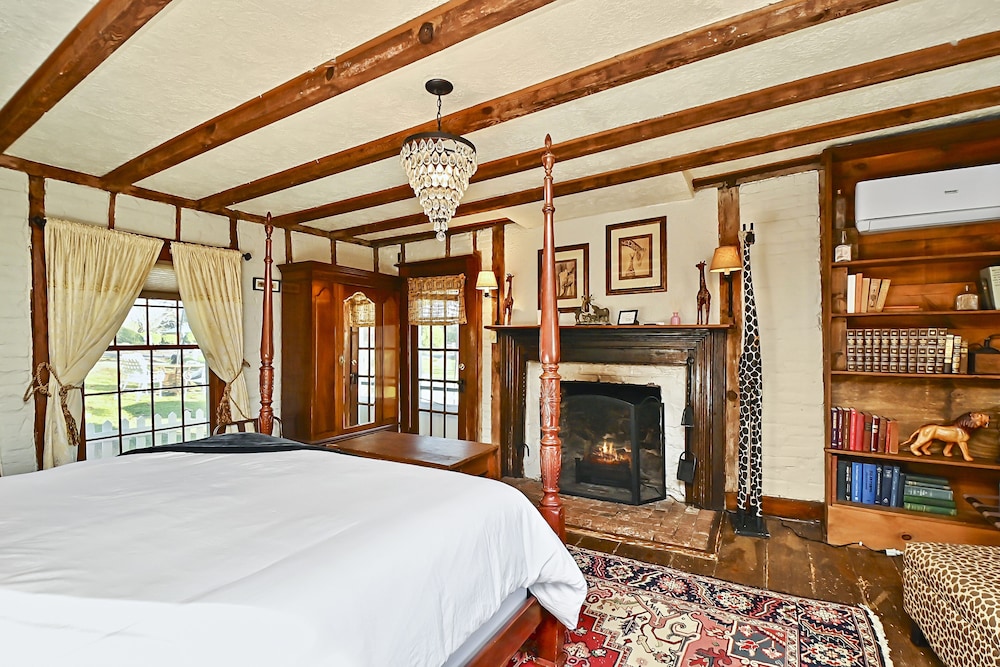1796 Uncle Guy's House photo 2