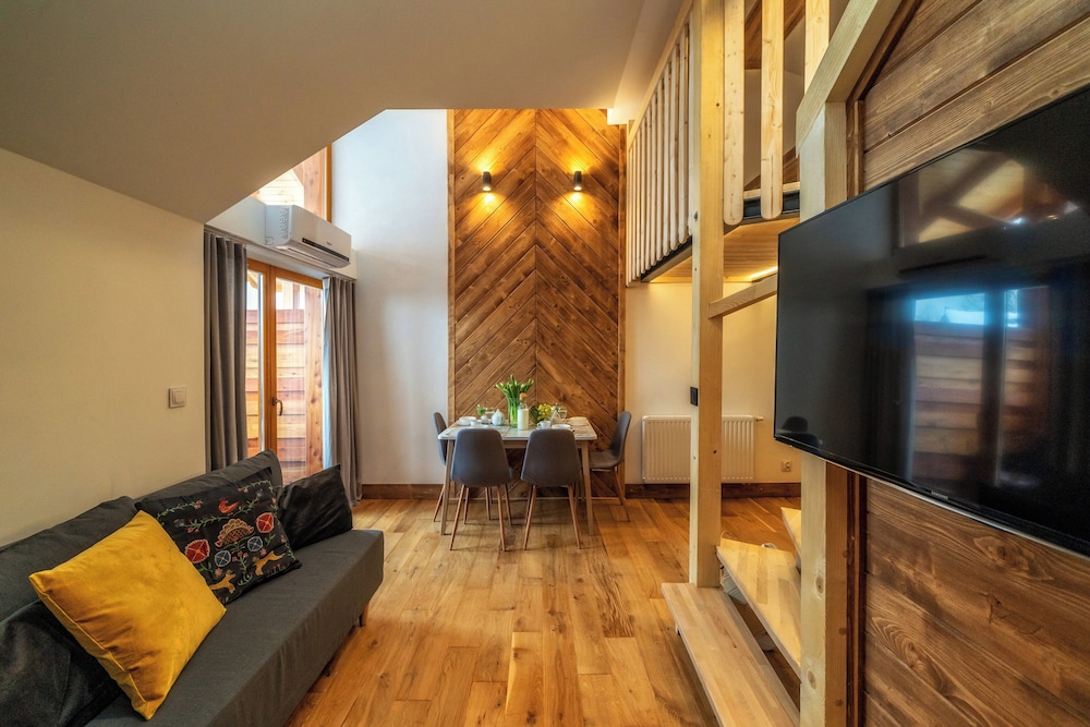 Deluxe Apartment (218 with SPA, Pool access)