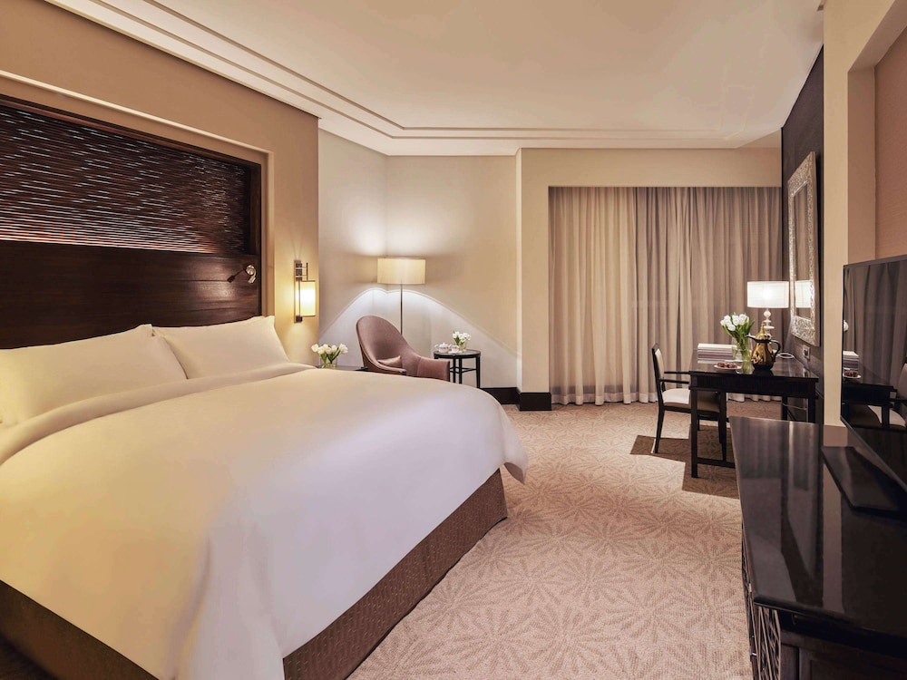 Fairmont, Room, 1 King Bed, City View - Photo 4