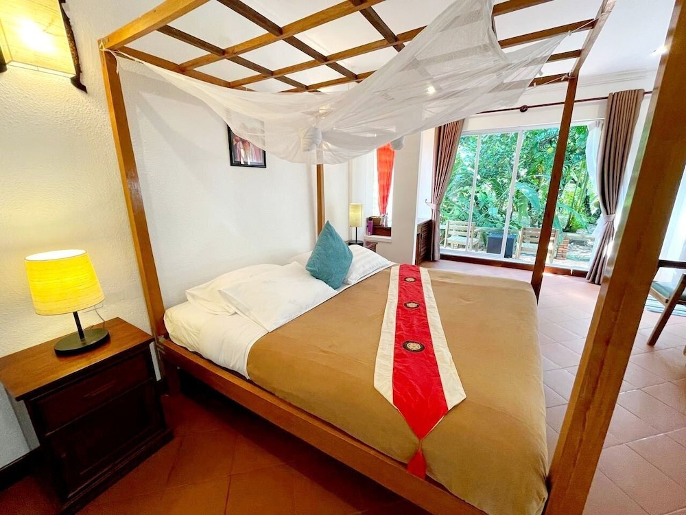 Deluxe Bungalow photo 2