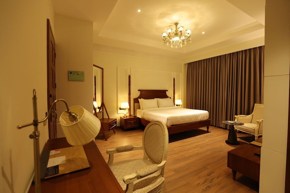 Boutique Room