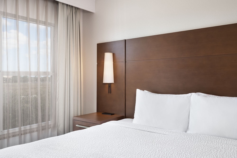 Suite, 1 Bedroom - Photo 3