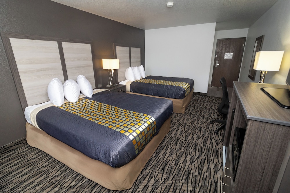 Standard Room, 2 Queen Beds, Non Smoking - Photo 2