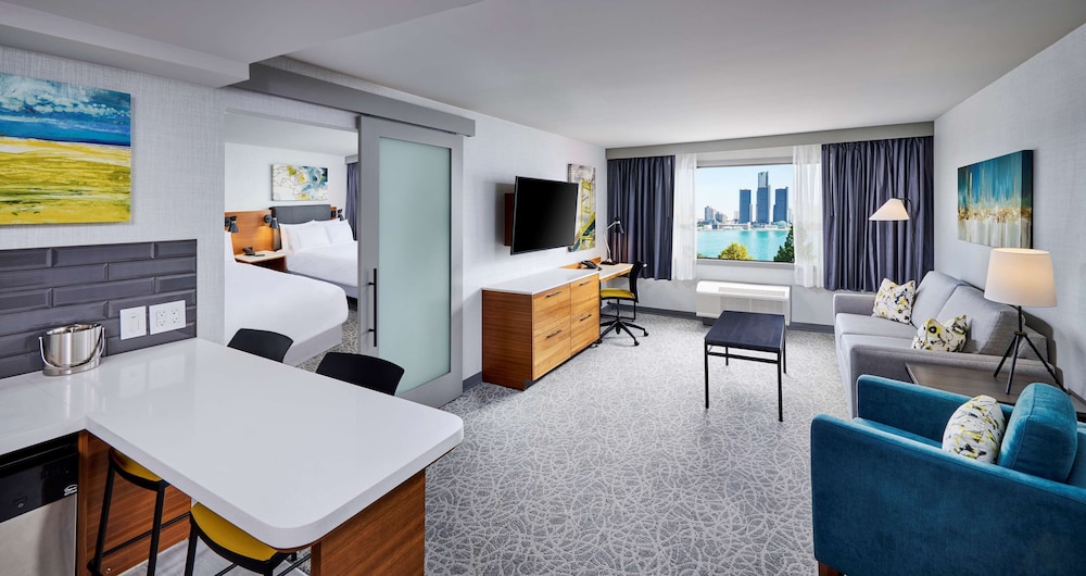 Suite, 2 Queen Beds (Water View, 2 Rooms) - Photo 2