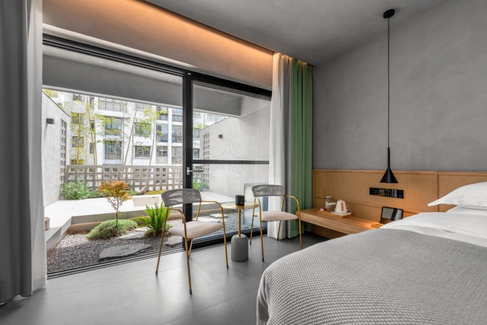 Superior Double or Twin Room, Refrigerator, Courtyard View