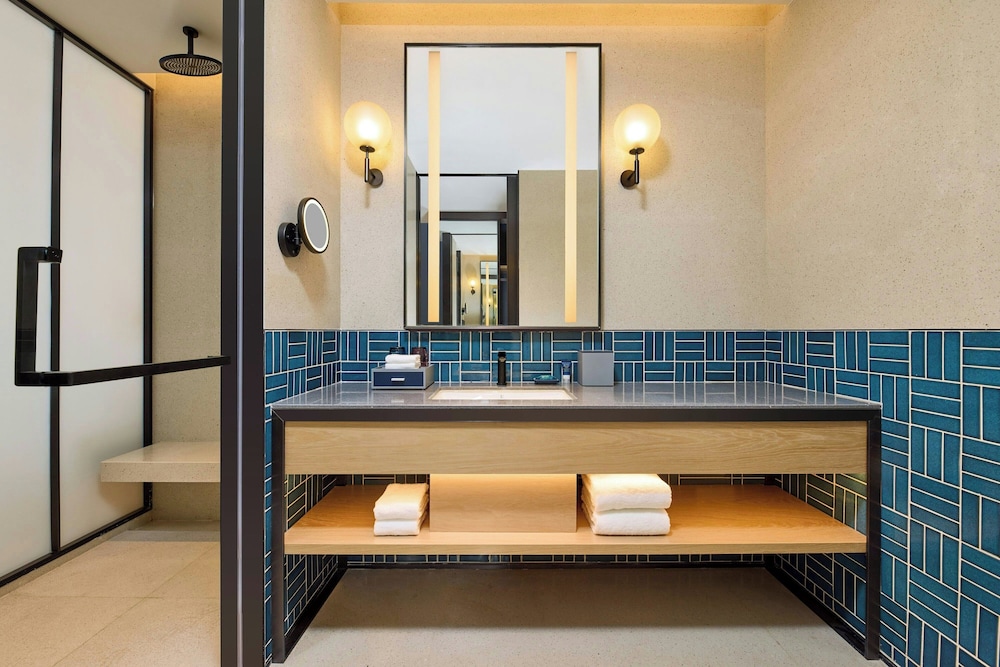 Room, 2 Double Beds, City View
