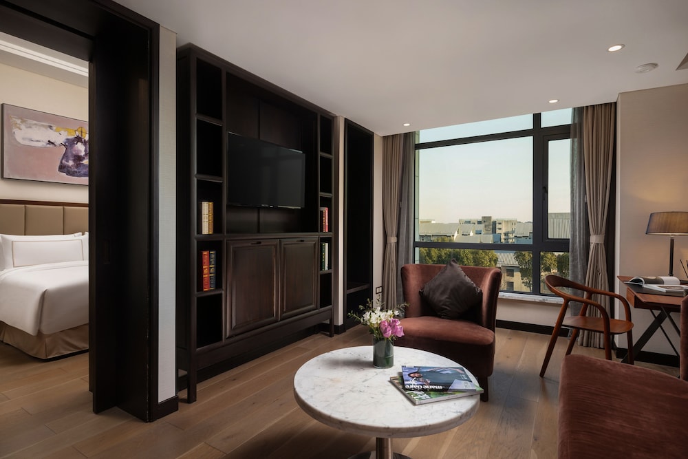 Premium Suite, Garden View photo 3