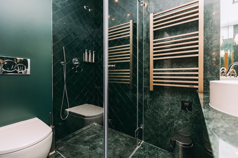 Signature Double Room thumbnail 5