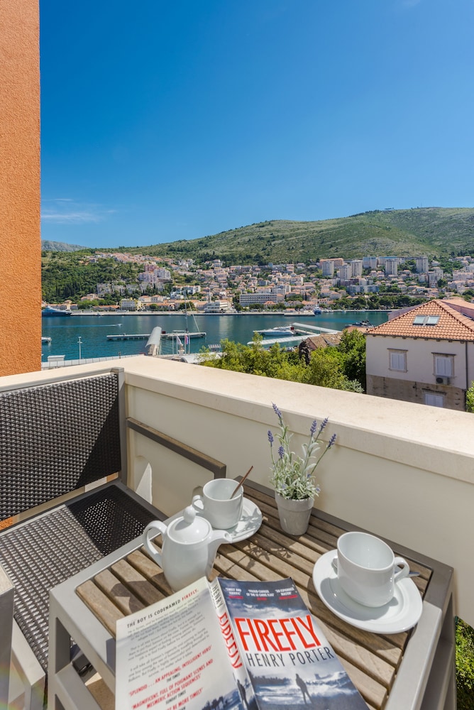 Classic Room, Balcony, Partial Sea View - Photo 9