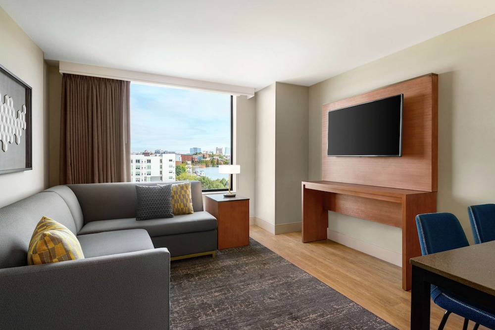 Suite, 1 Bedroom, River Side - Photo 5