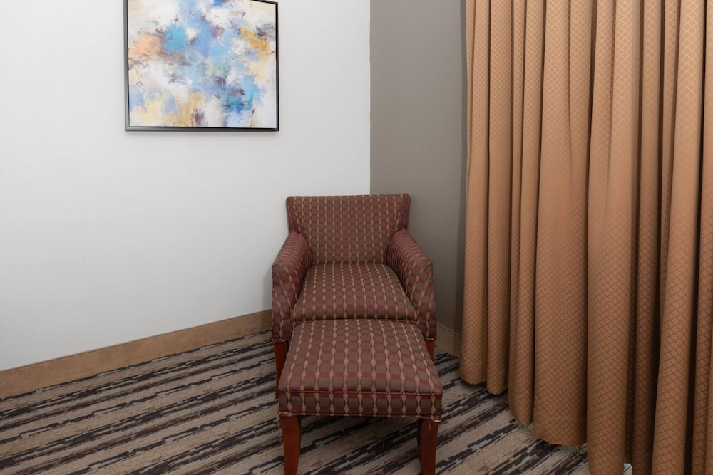 Room, 2 Queen Beds, Non Smoking (First Floor) - Photo 1