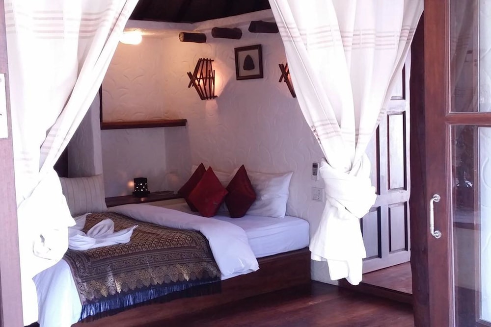 Deluxe Triple Bungalow With Sea View
