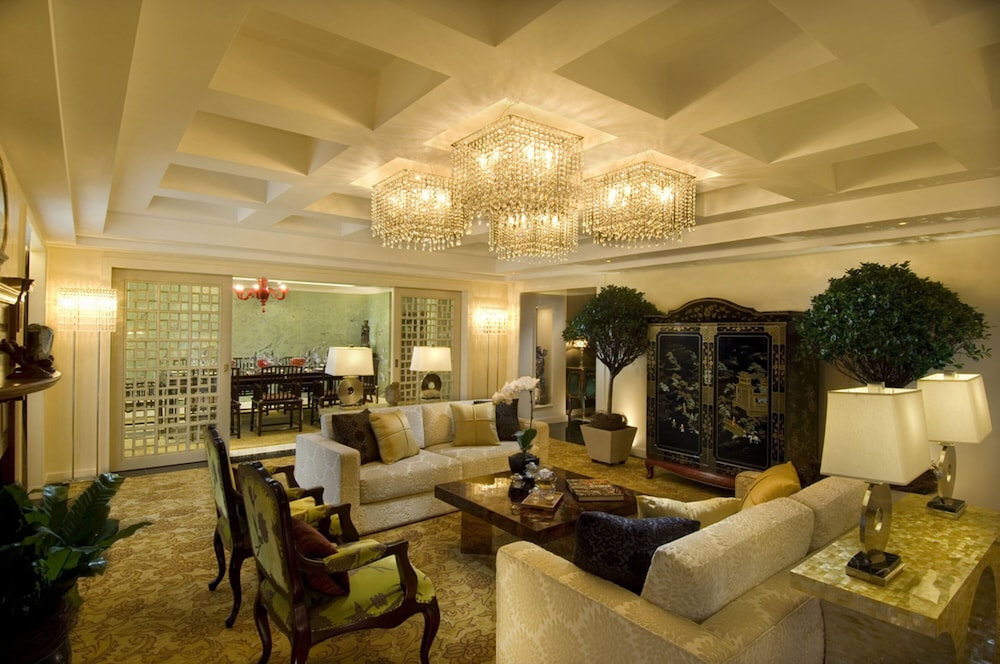 King Imperial Suite