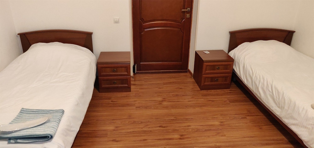 Economy Twin Room photo 1