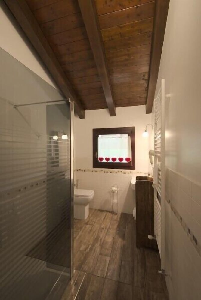 Standard Double Room, Non Smoking - ENTRY WITH CODE AND KEYPAD AND CHECK-IN ONLINE - Photo 6